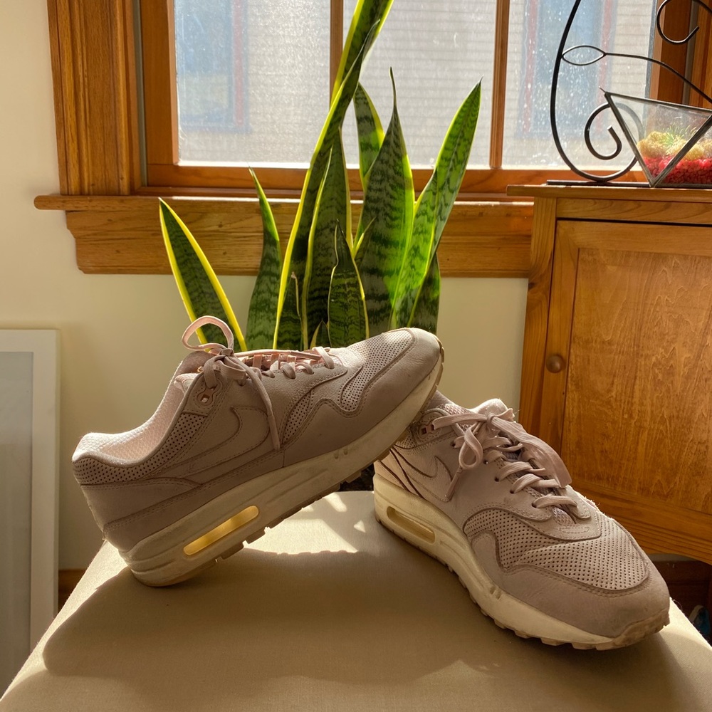 Nike Air Max Pastel Pink Sneakers